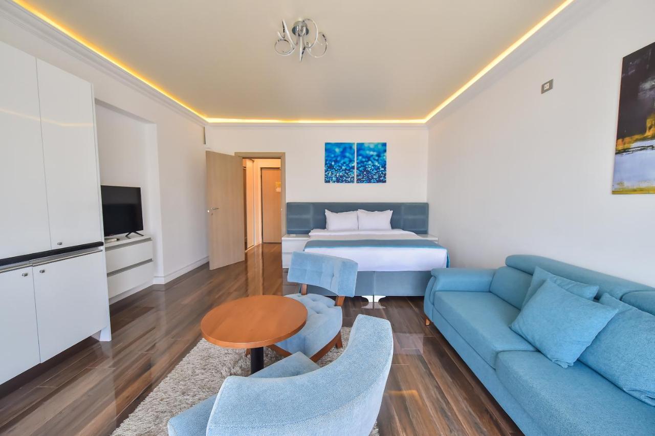 White Tower Private Apartment Beach View Mamaia Bagian luar foto
