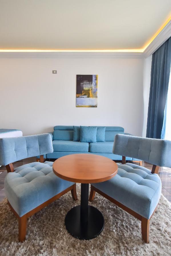 White Tower Private Apartment Beach View Mamaia Bagian luar foto